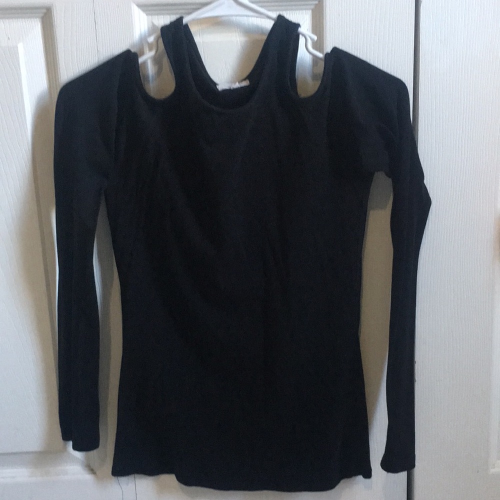 Long sleeve shoulder cut off tee